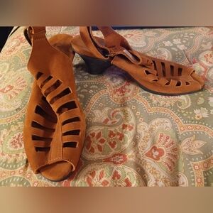 Arche 39 8.5 8 1/2 brown suede sandals heels shoes